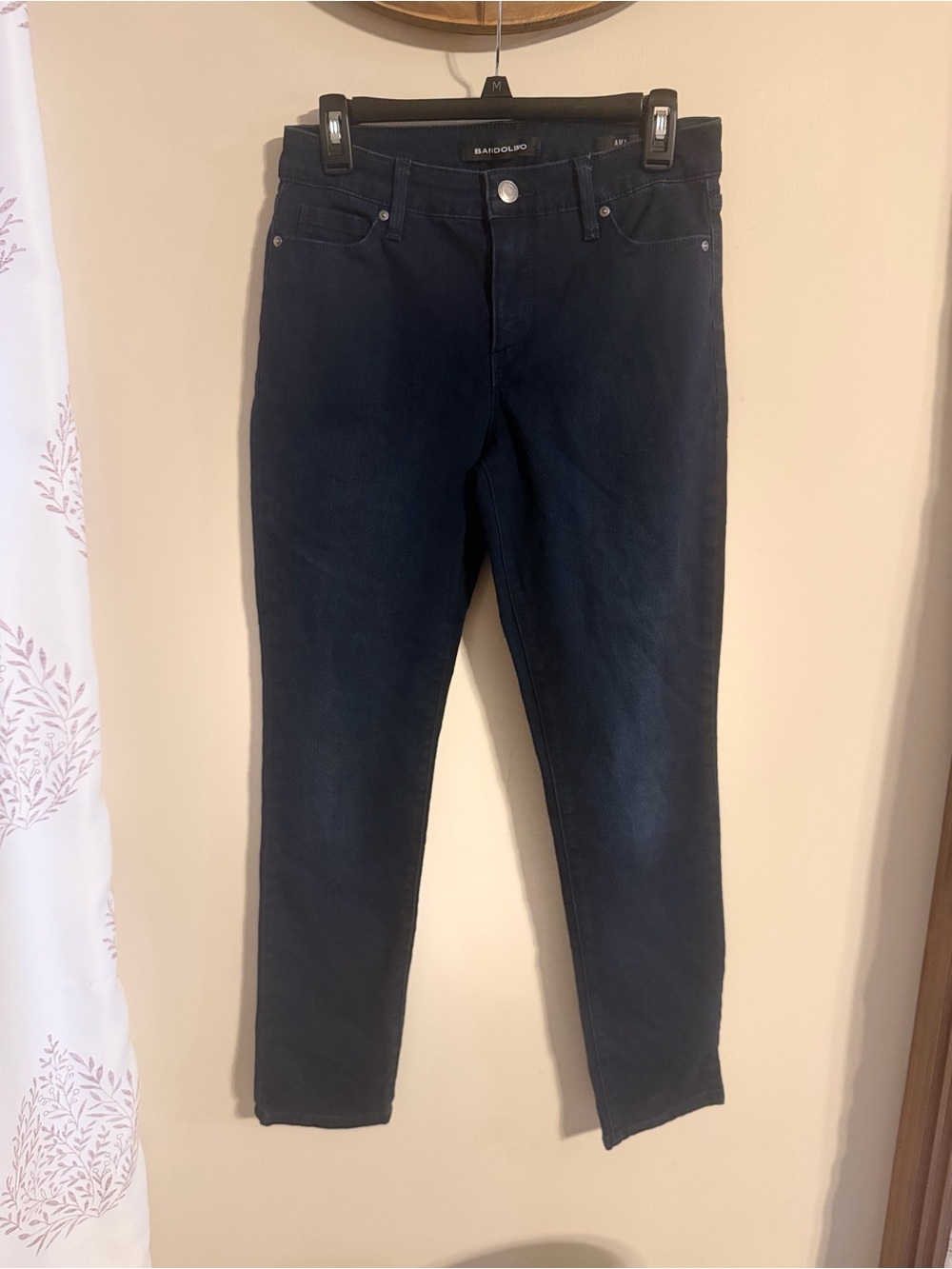 Bandolino Amy Women’s Size 6 Jeans Dark Wash Straight Leg Stretch Denim 30”